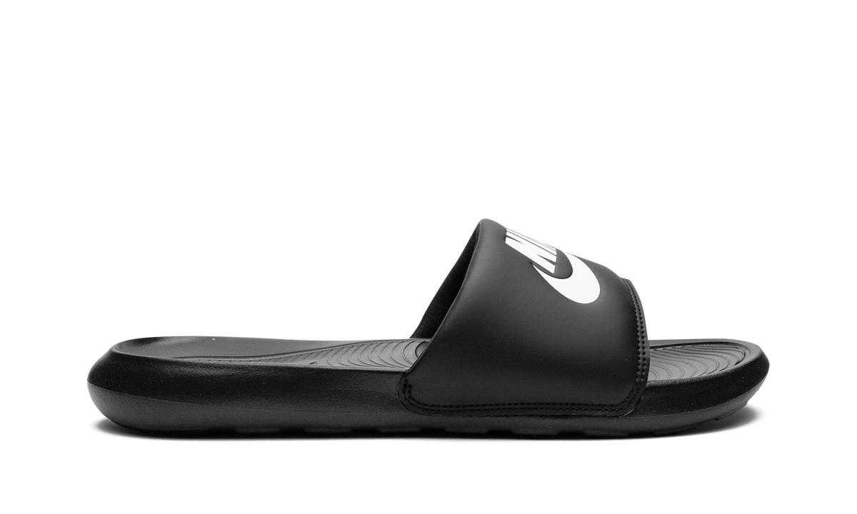 SB Victori One Slide "Black White" 001 DR2018