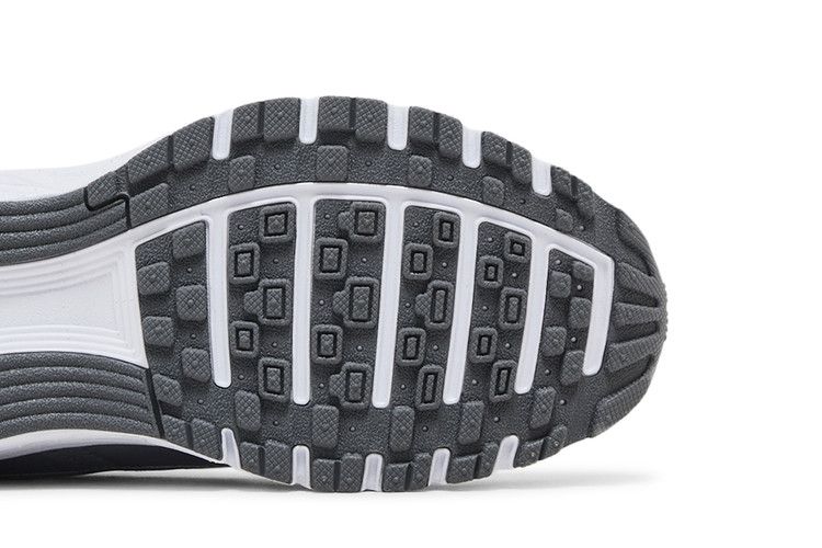 Nike P-6000 Metalic Cool Grey (GS) HV5064-004