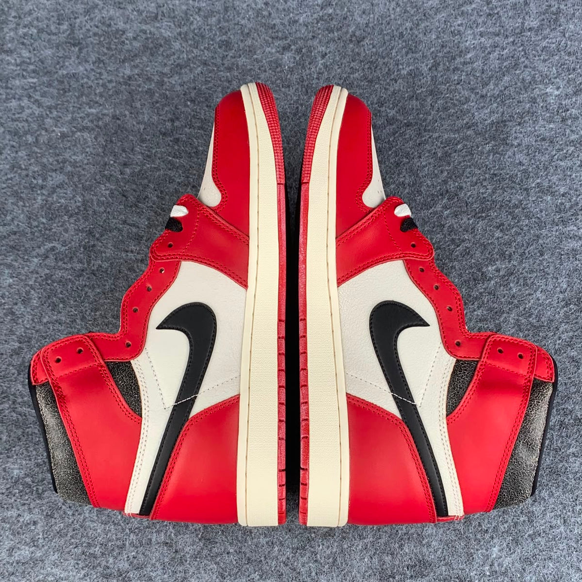 Air Jordan 1 Retro High OG 'Lost & Found'