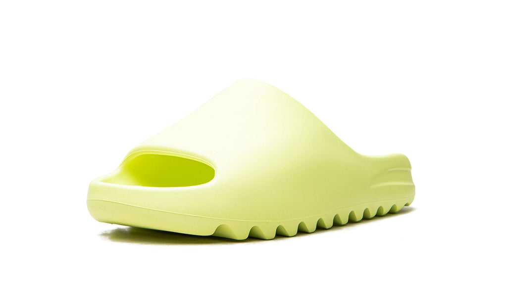 YEEZY SLIDE "Glow" GX6138
