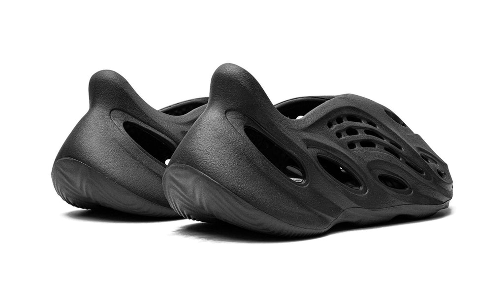YEEZY FOAM RUNNER "Onyx" HP8739