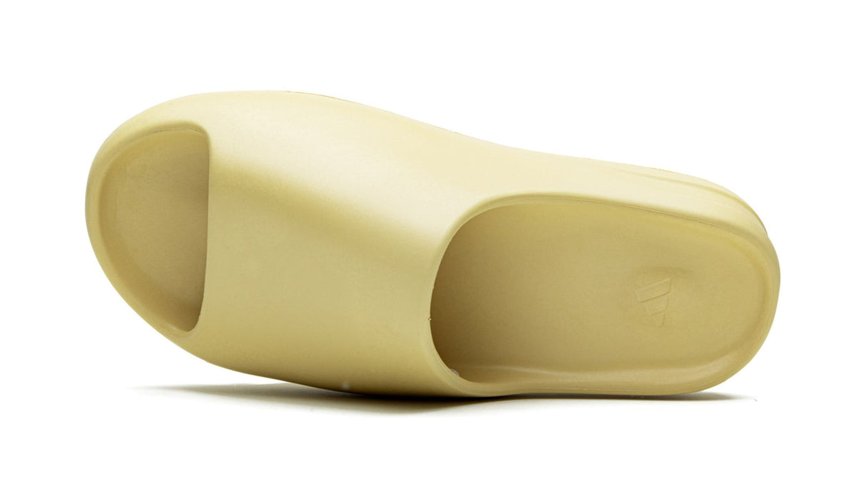 YEEZY SLIDE "Desert Sand" FW6344