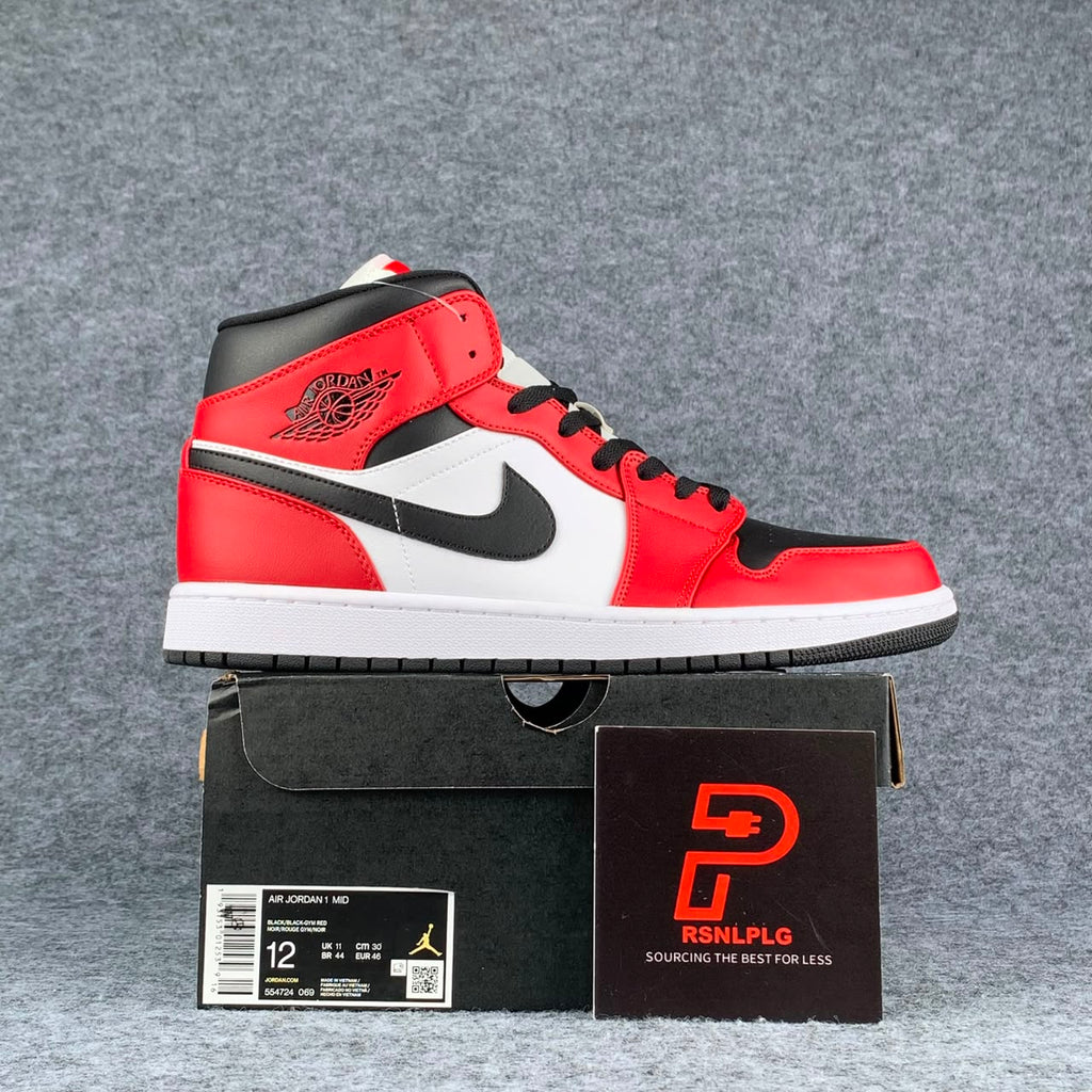 Air Jordan 1 Mid 'Chicago Black Toe'