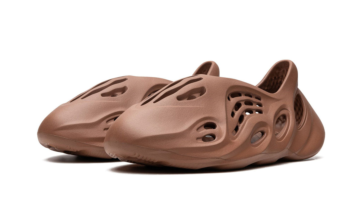 YEEZY FOAM RUNNER "Flax" HP5335