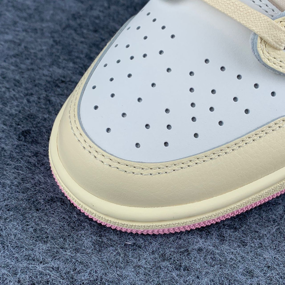 Travis Scott x Air Jordan 1 Low OG SP 'Muslin/Shy Pink'