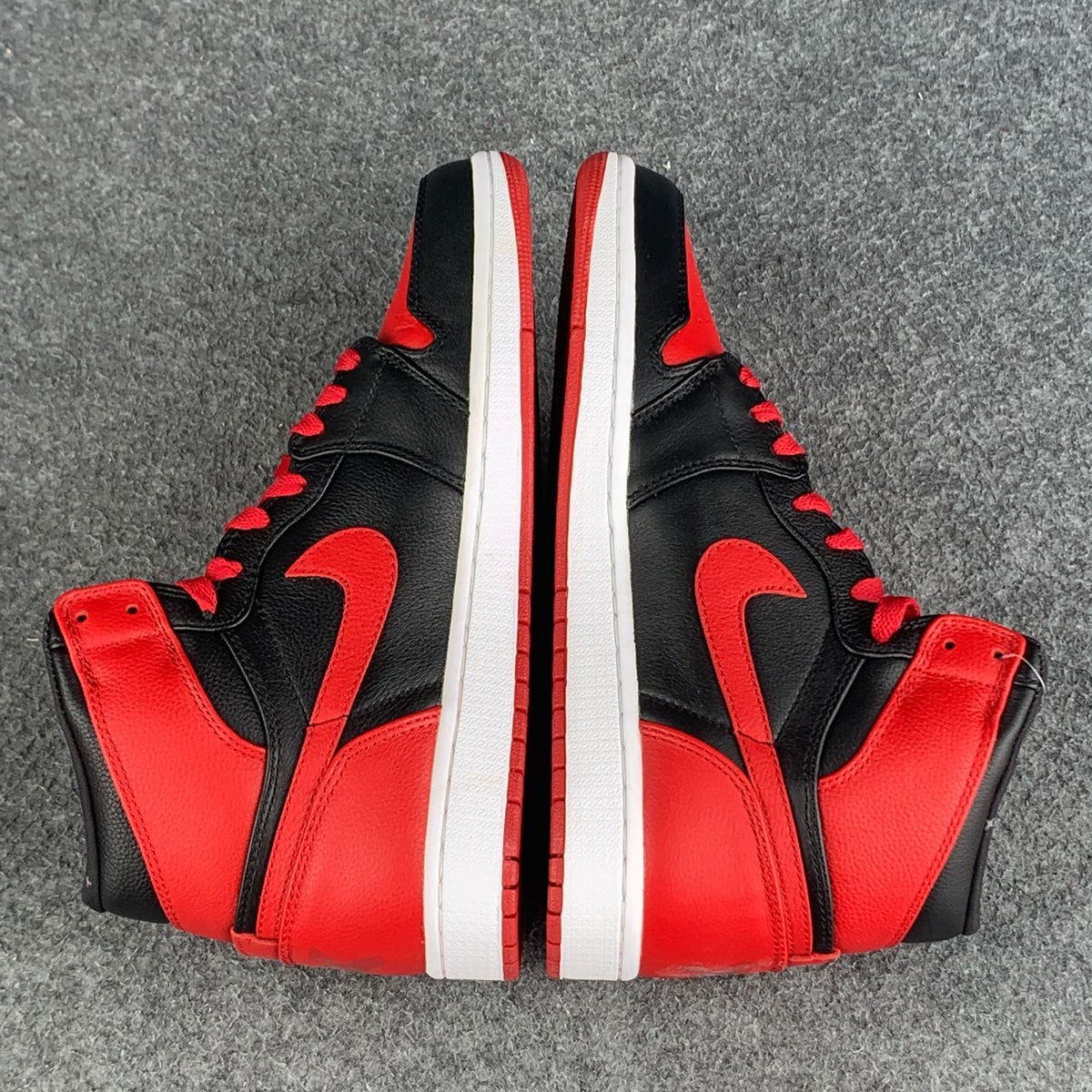 Air Jordan 1 Retro High 'Banned' 2011 (B-GRADE)