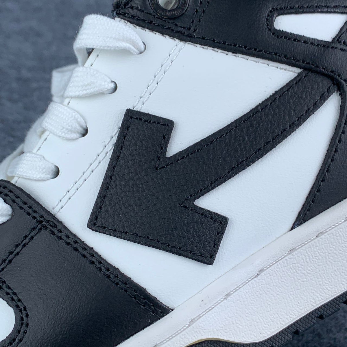 Off-White Out of Office 'White Black White'