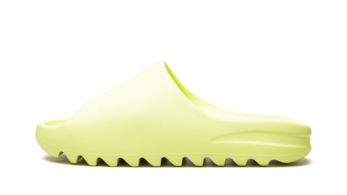 YEEZY SLIDE "Glow" GX6138