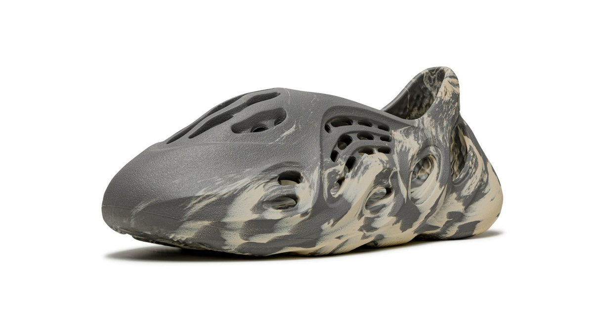 YEEZY FOAM RUNNER MXT "Moon Gray" GV7904