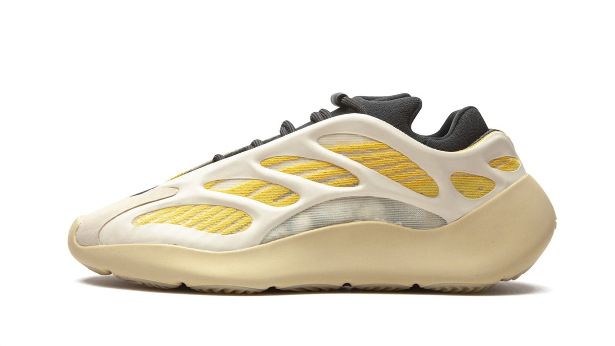 YEEZY 700 V3 "Safflower" G54853
