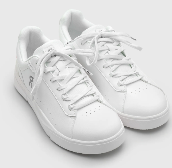 On Running Women's THE ROGER Advantage Sneaker