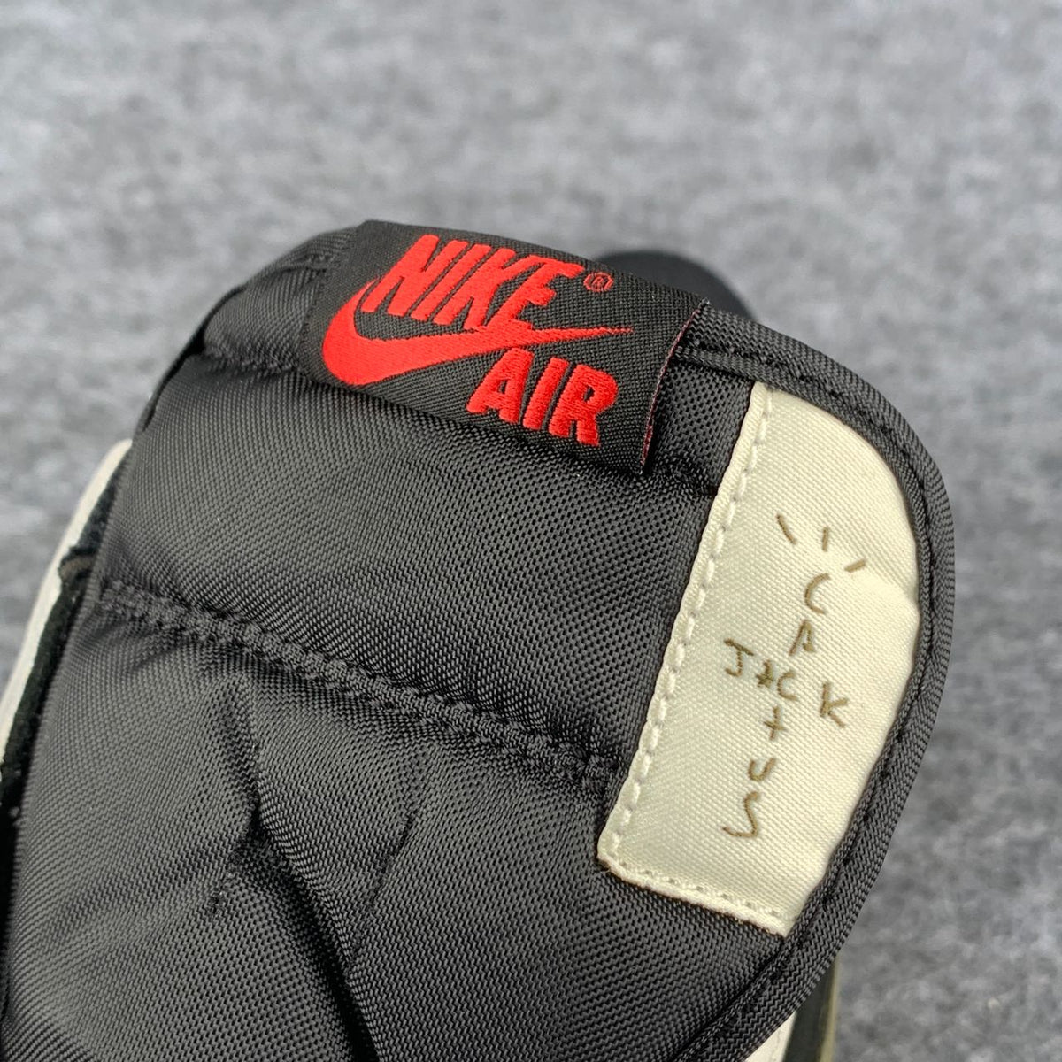 Travis Scott x Wmns Air Jordan 1 Low OG 'Olive'