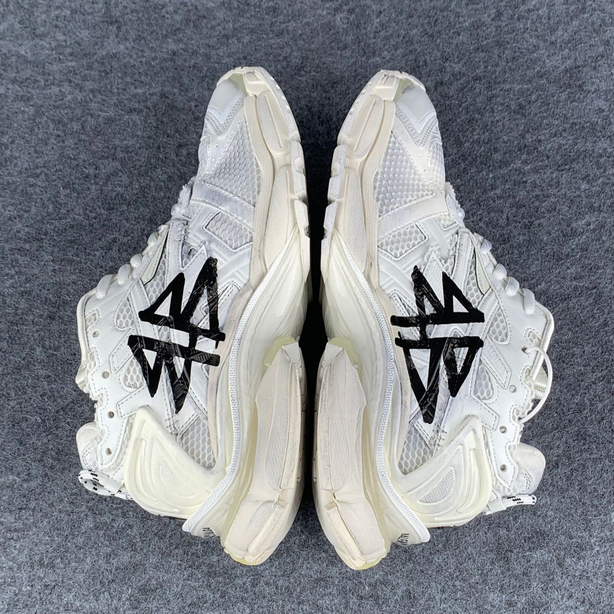 Balenciaga Runner Sneaker Graffiti 'White'
