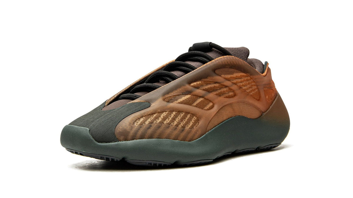 YEEZY 700 V3 "Copper Fade" GY4109