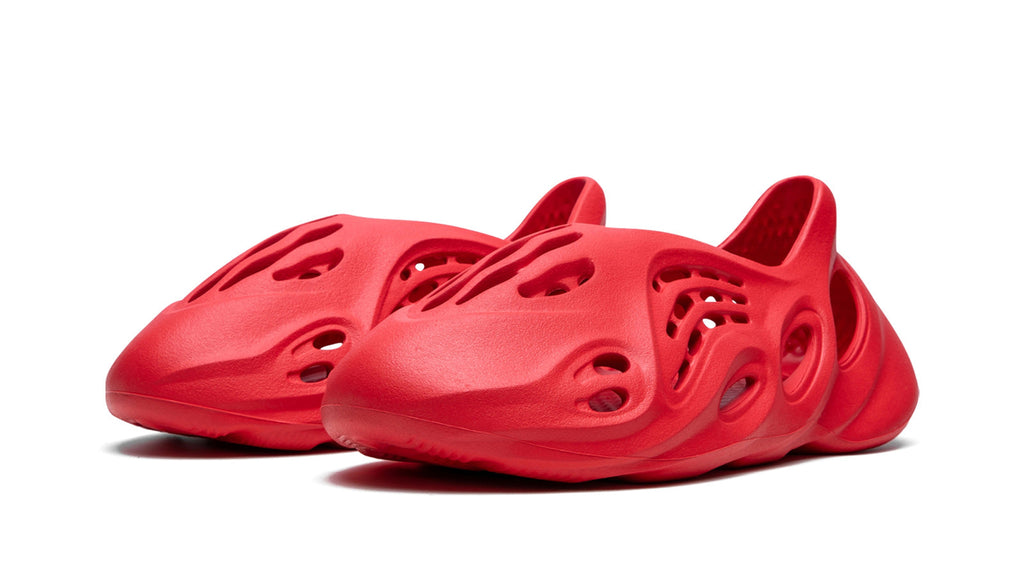 YEEZY FOAM RUNNER "Vermillion" GW3355