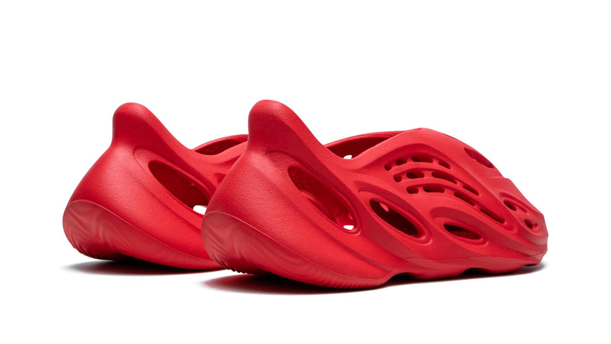 YEEZY FOAM RUNNER "Vermillion" GW3355