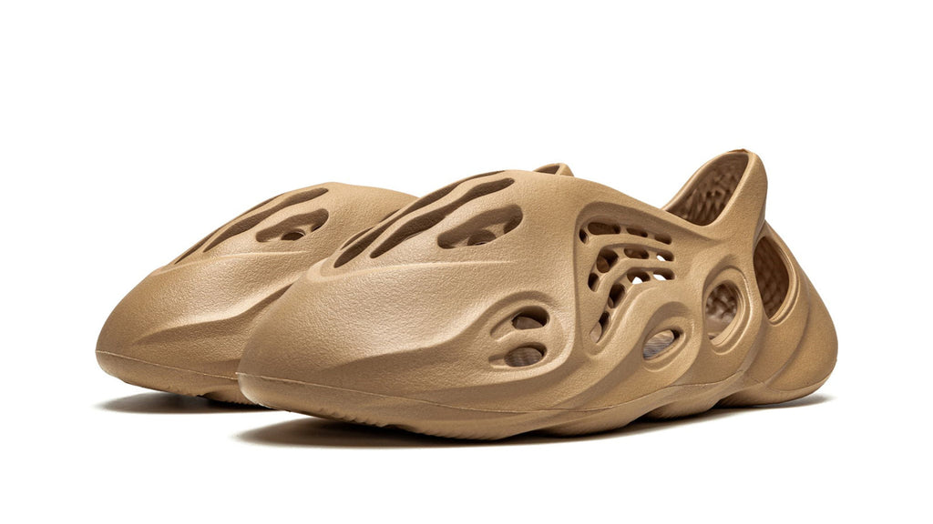 YEEZY FOAM RUNNER "Ochre" GW3354