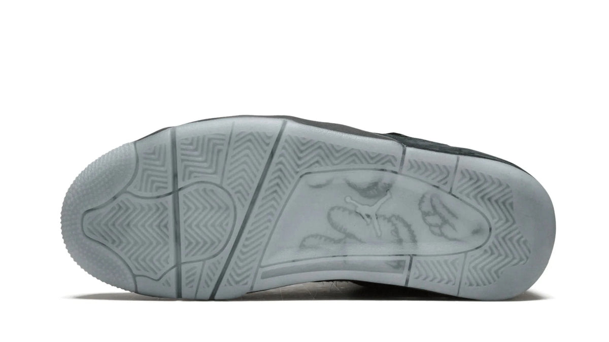 Air Jordan 4 Retro "Kaws - Black" 930155-001