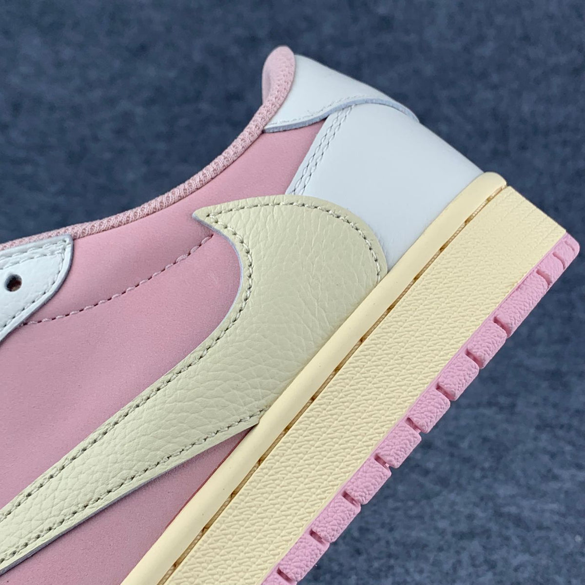 Travis Scott x Air Jordan 1 Low OG SP 'Sail Shy Pink'