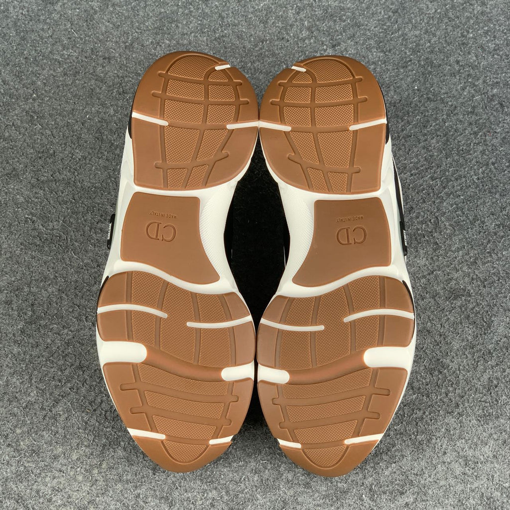 Dior B22 'White Black Gum'