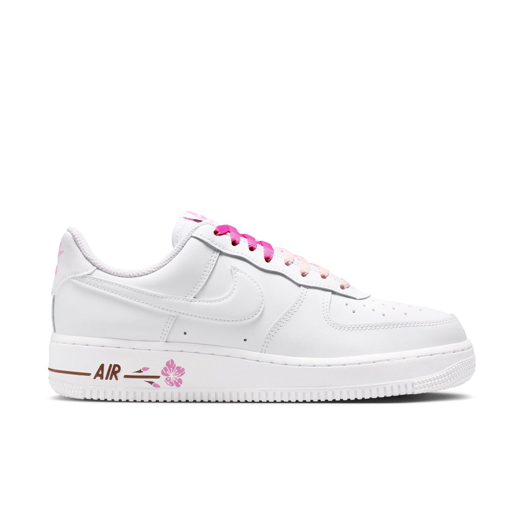 Womens Nike Air Force 1 '07 SE 'White/Pink' IF0498-102