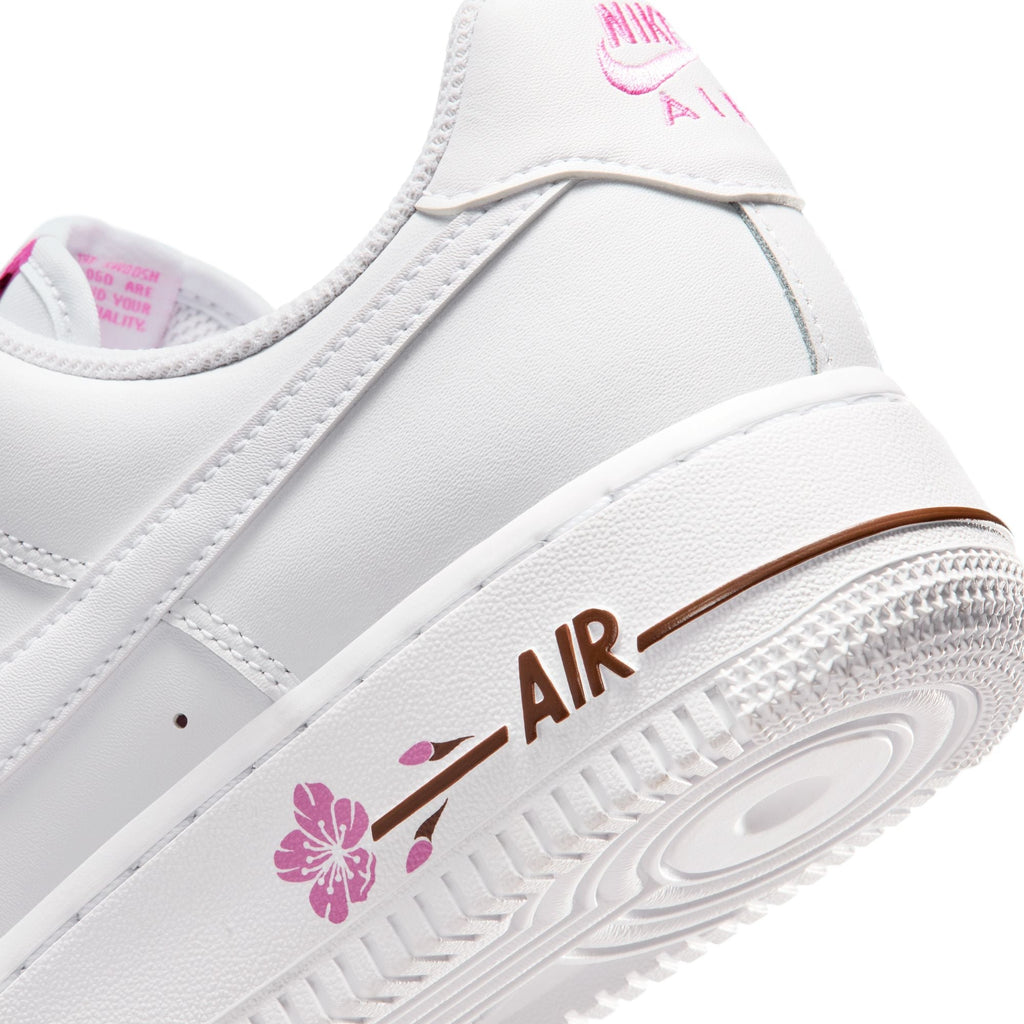 Womens Nike Air Force 1 '07 SE 'White/Pink' IF0498-102