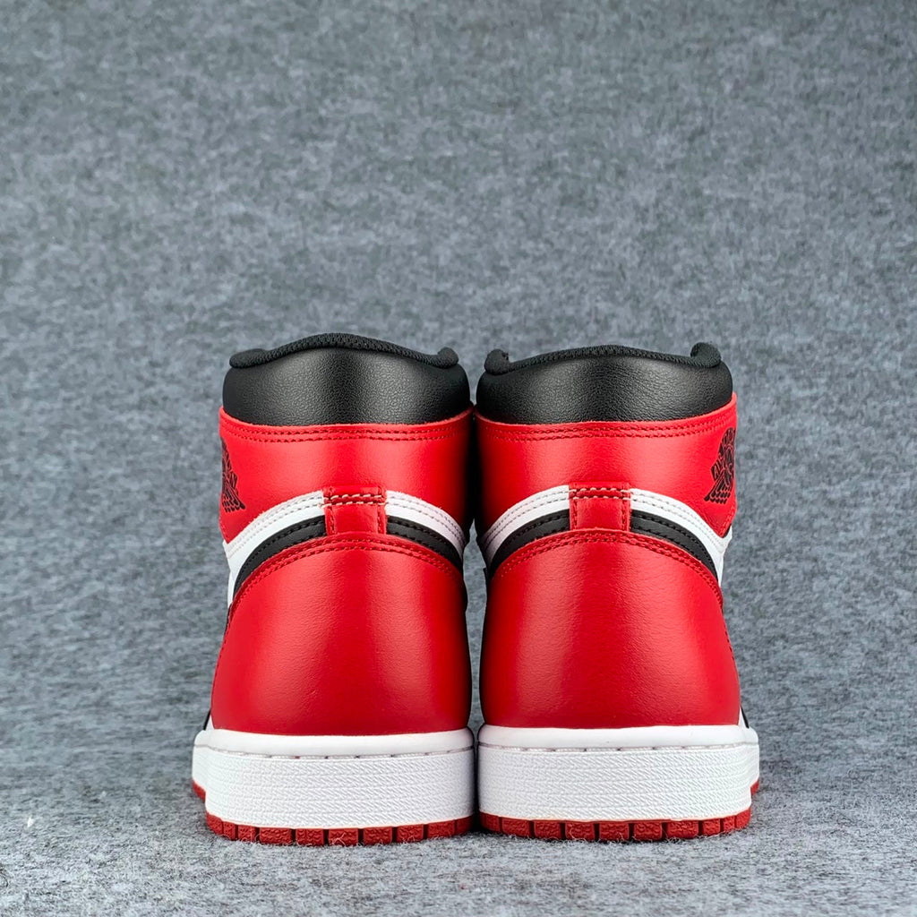 Air Jordan 1 Retro High OG 'Black Toe' 2016