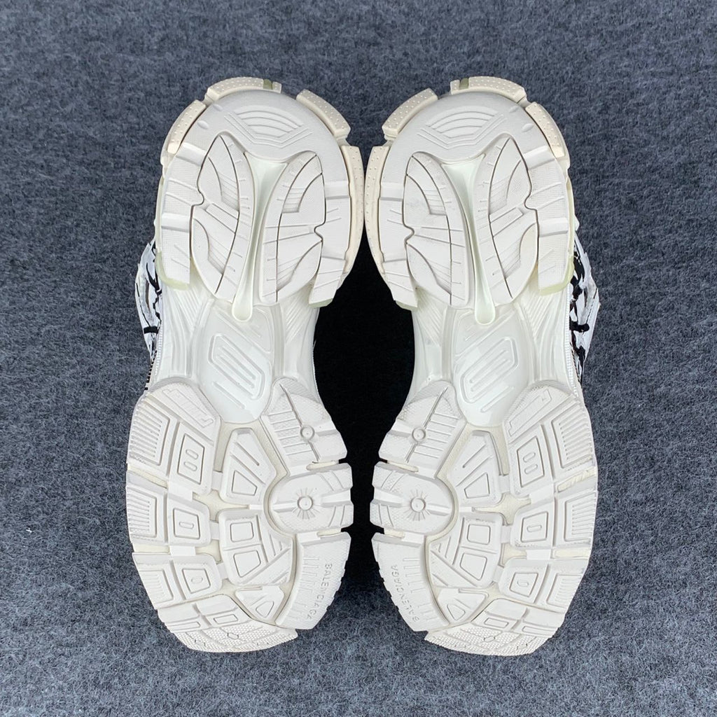 Balenciaga Runner Sneaker Graffiti 'White'