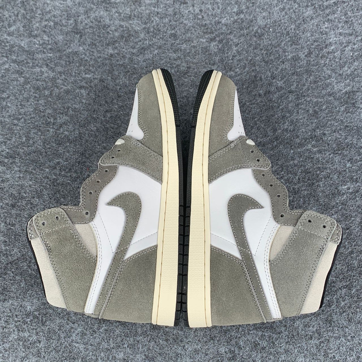 Air Jordan 1 Retro High OG 'Washed Black'