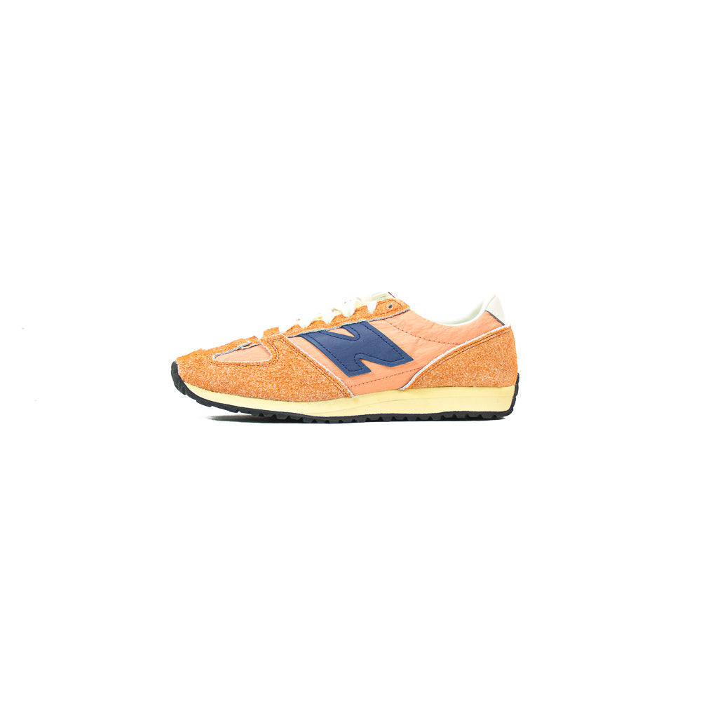 W 471 (Peach Nectar/Blue Oyster)