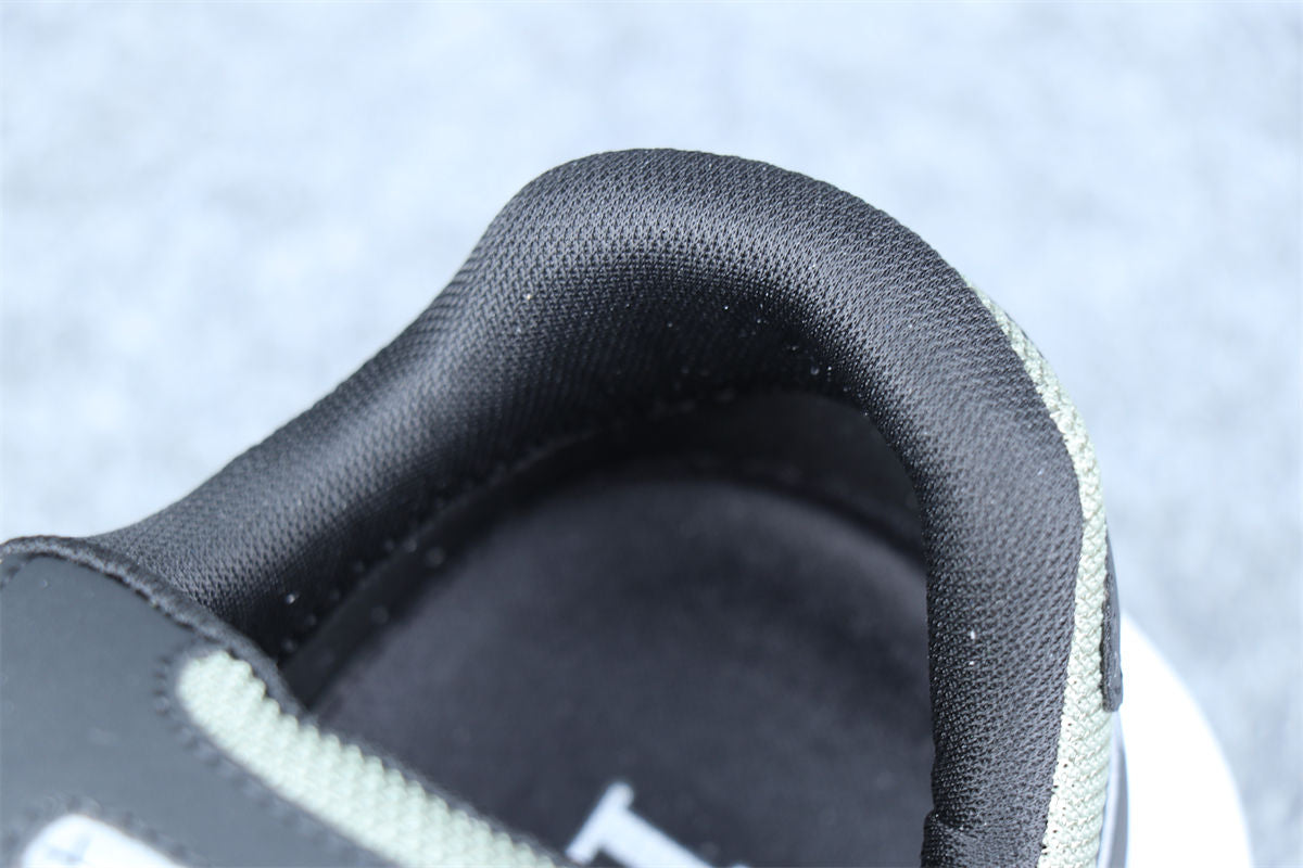 Dior B30 'Deep Green Black'