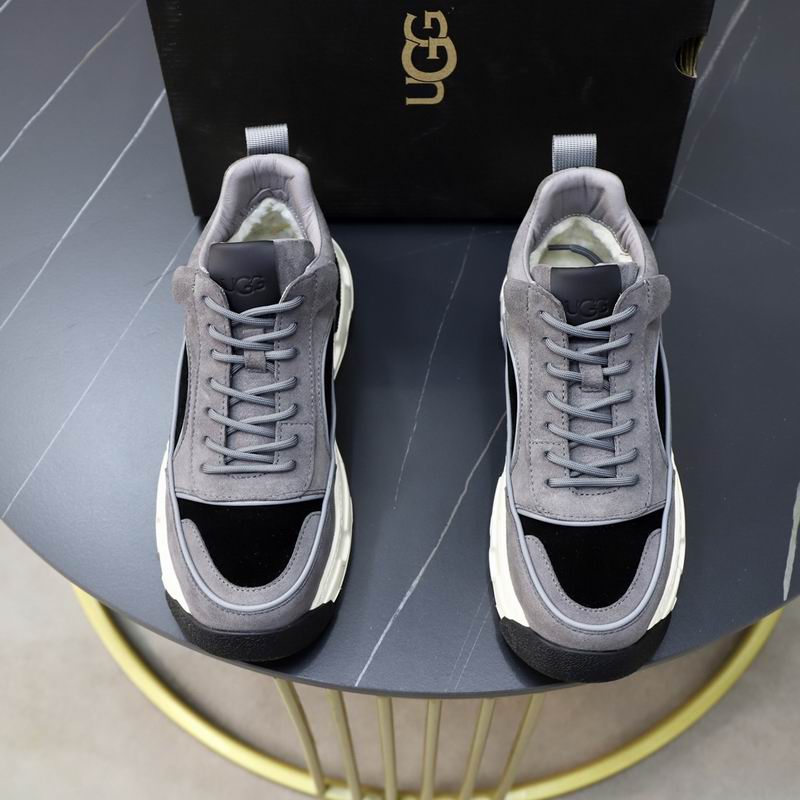 UGG Men's Chunky Runner Sneaker – Grey/Black