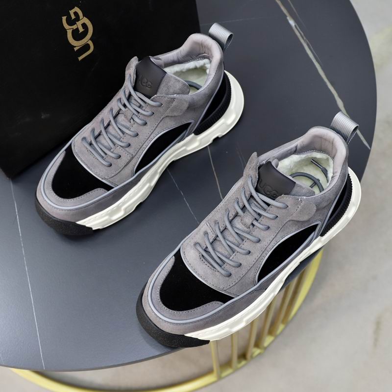 UGG Men's Chunky Runner Sneaker – Grey/Black