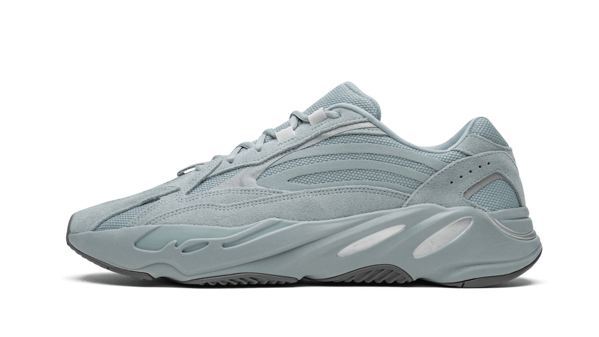 YEEZY BOOST 700 V2 "Hospital Blue" FV8424