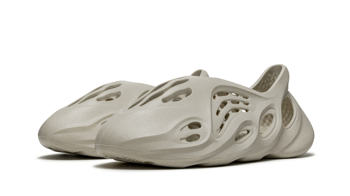 YEEZY FOAM RUNNER "Sand" FY4567