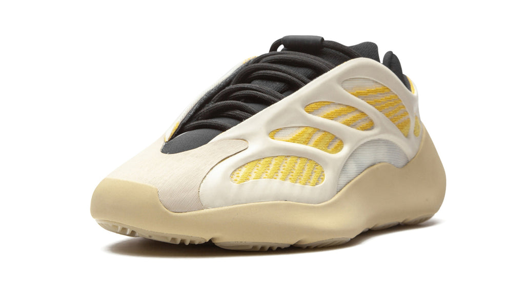 YEEZY 700 V3 "Safflower" G54853