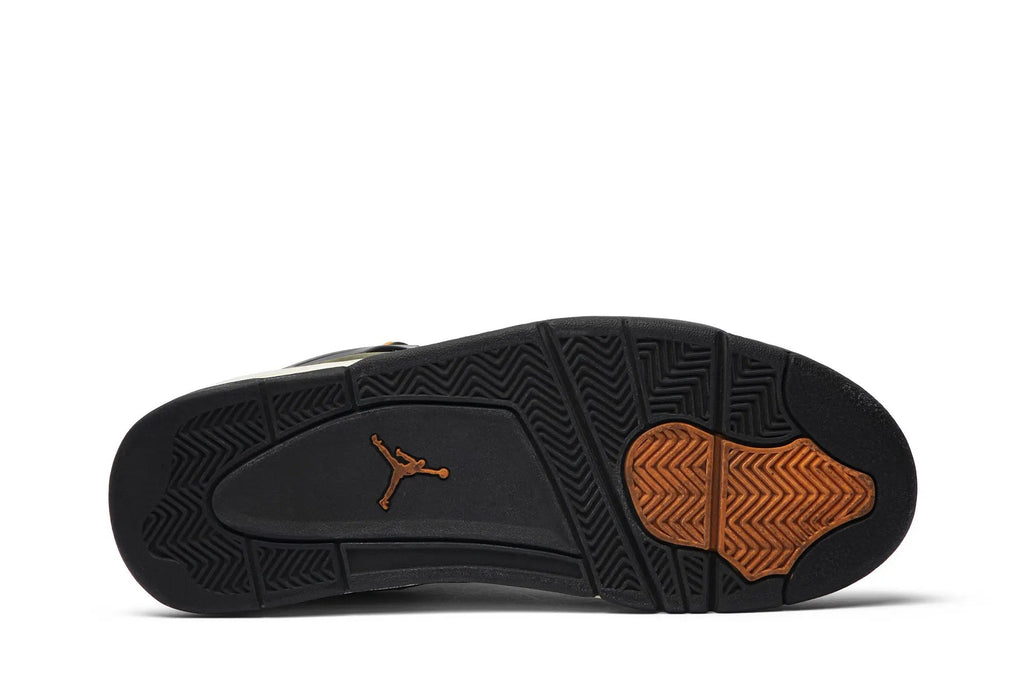 Undefeated x Jordan 4 Retro 'Friends & Family' 2005 JBM351
