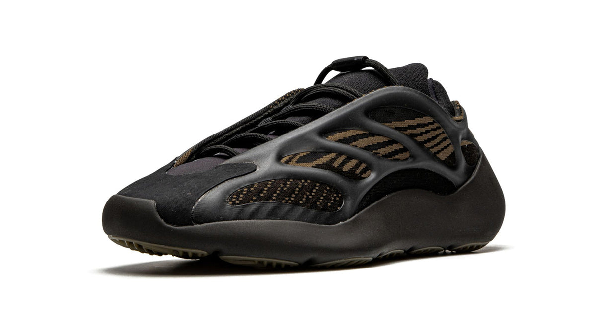 YEEZY 700 V3 "Clay Brown" GY0189