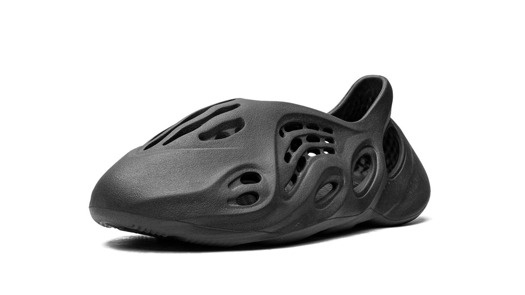 YEEZY FOAM RUNNER "Onyx" HP8739