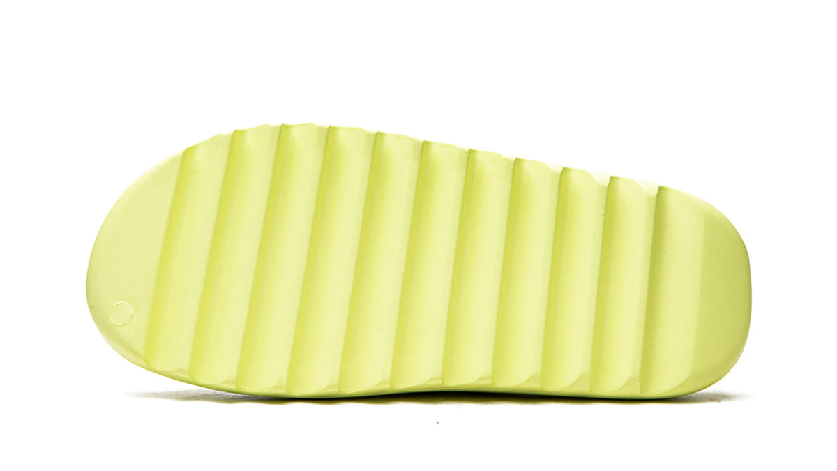 YEEZY SLIDE "Glow" GX6138