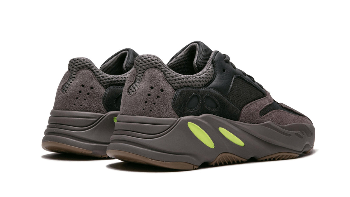 YEEZY BOOST 700 "Mauve" EE9614