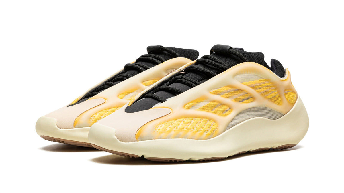 YEEZY 700 V3 "Safflower" G54853