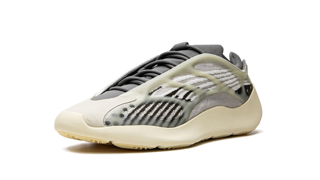 YEEZY 700 V3 "Fade Salt" ID1674