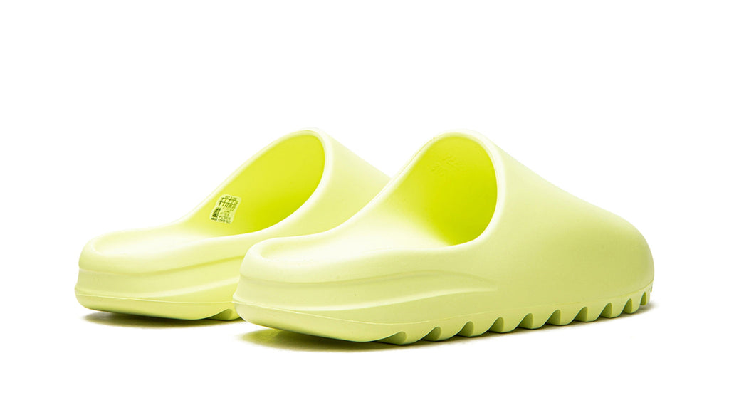 YEEZY SLIDE "Glow" GX6138