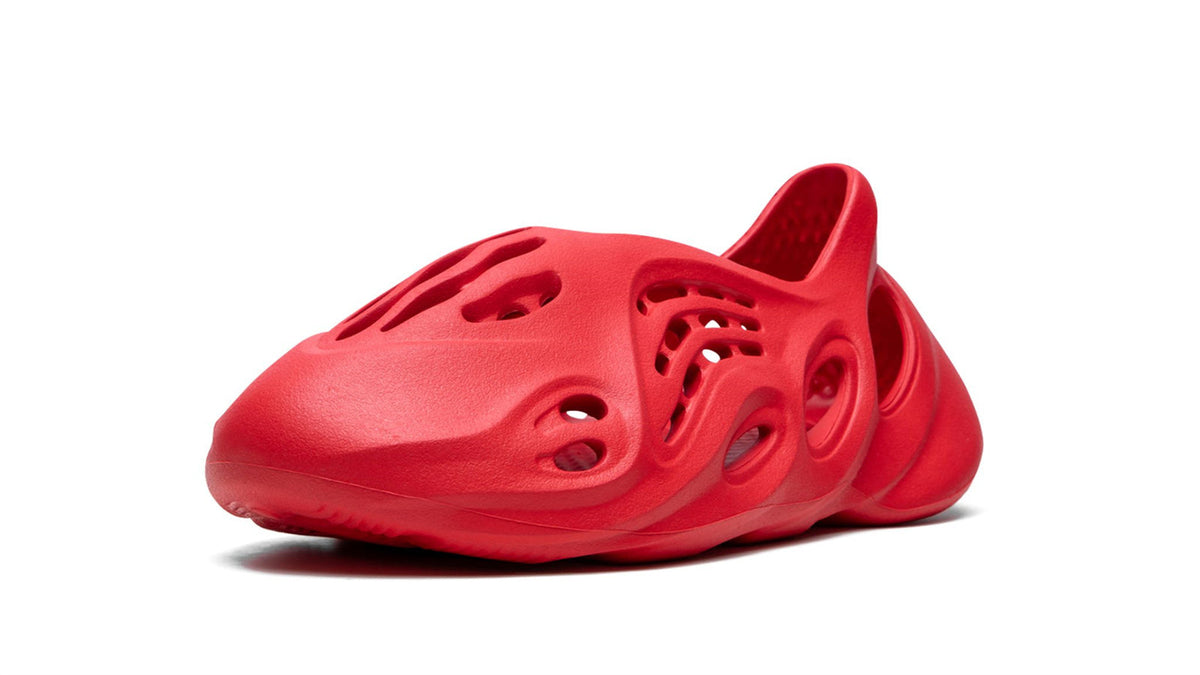 YEEZY FOAM RUNNER "Vermillion" GW3355
