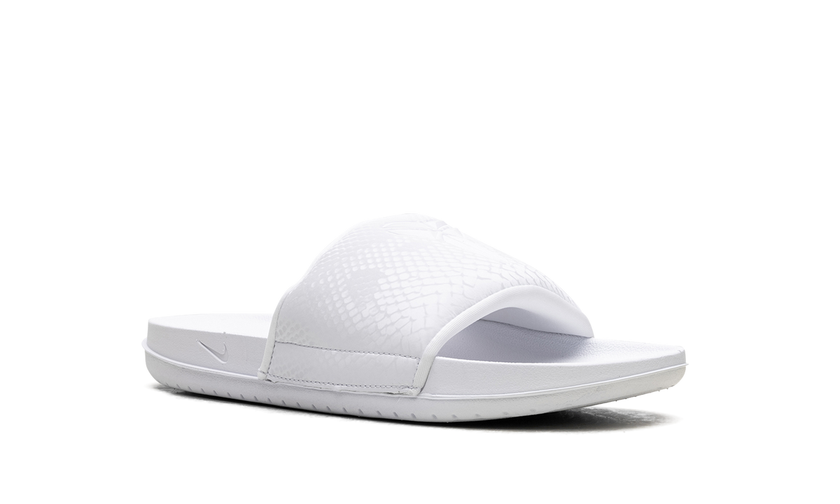 Kobe Offcourt Slide "Triple White" 100 IF2870