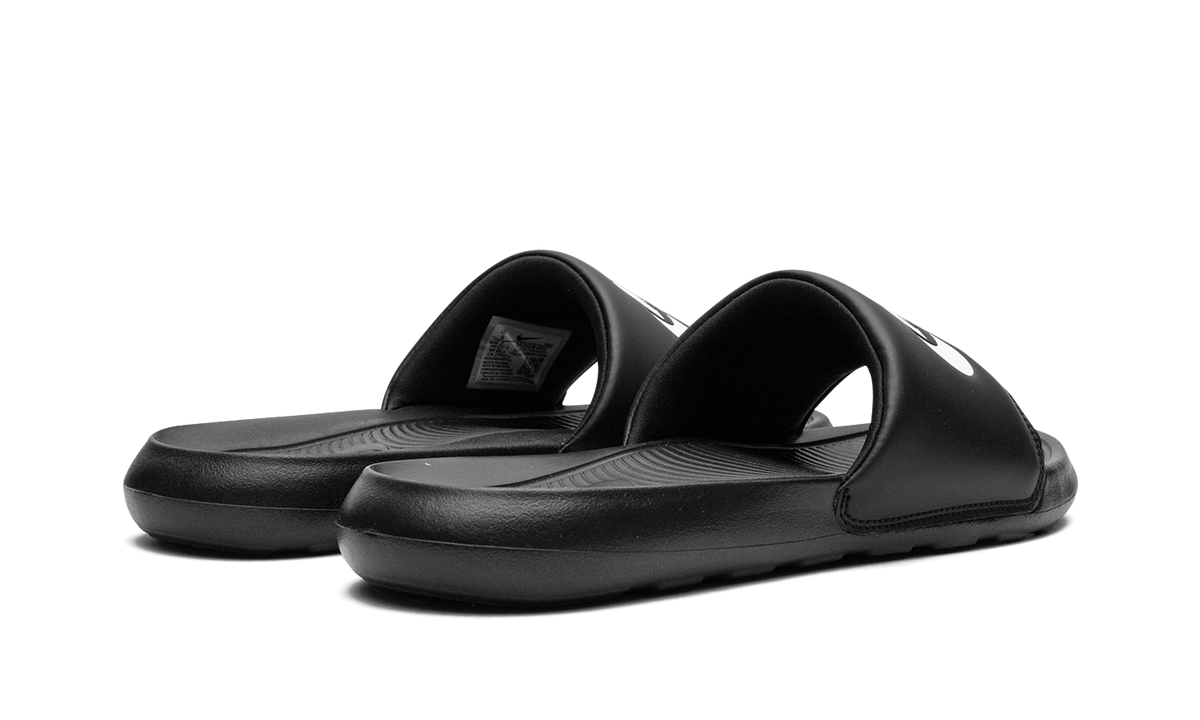 SB Victori One Slide "Black White" 001 DR2018