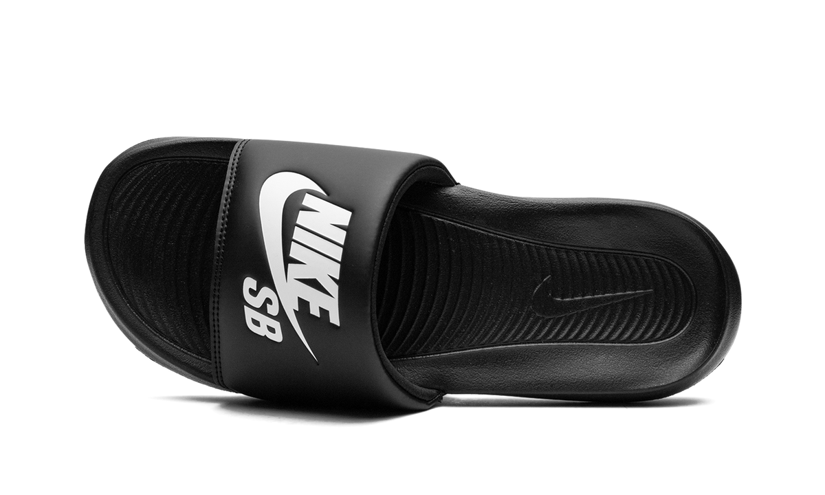 SB Victori One Slide "Black White" 001 DR2018