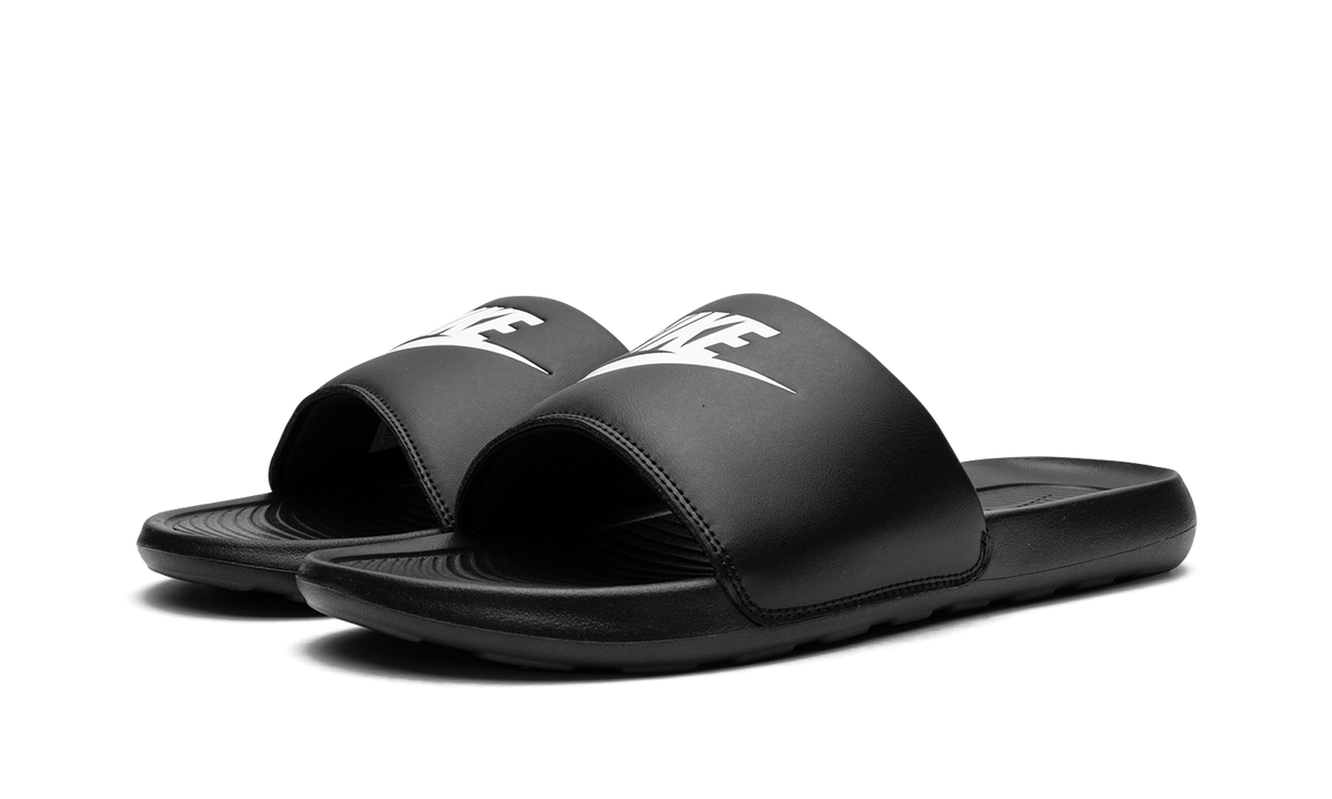 Victori One Slide "Black White" 002 CN9675