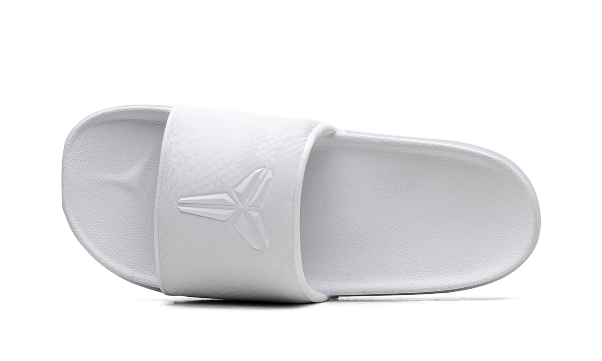 Kobe Offcourt Slide "Triple White" 100 IF2870